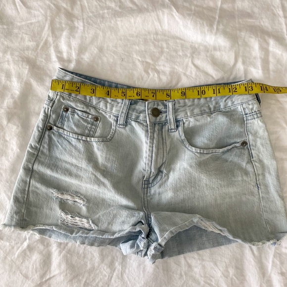 2/$40๐ CLOSET CLEAN OUT: BP light wash denim shorts - Picture 8 of 9